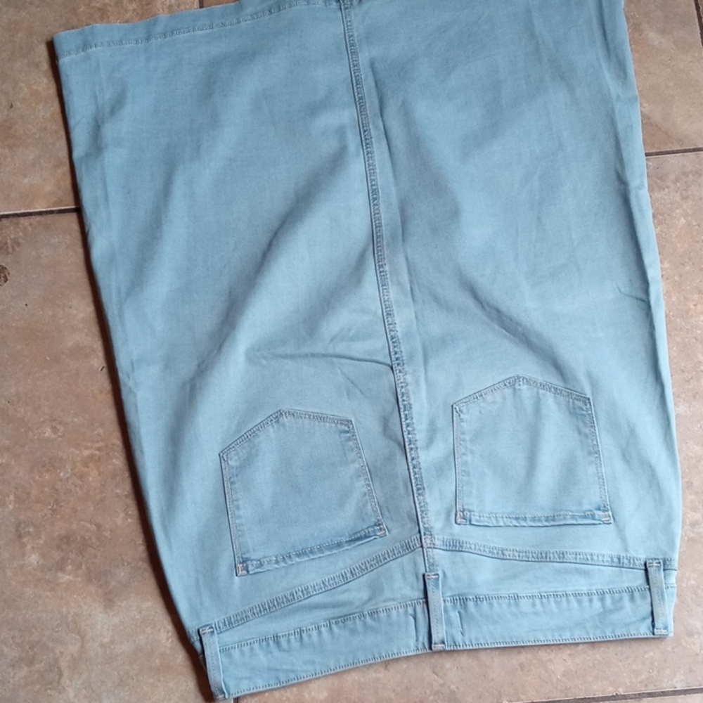 Skirt - Picture 4 of 4